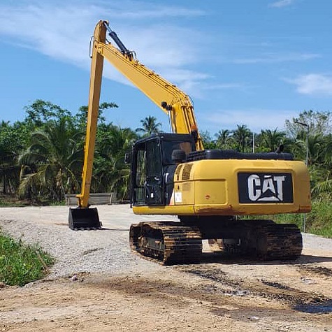 Braços longos Caterpillar CAT320D2GC 15M para equipamentos de pavimentação com padrões de segurança