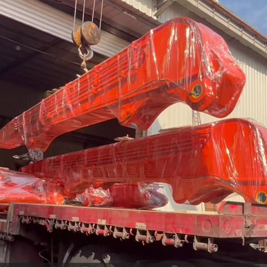 Braço de escavadeira de alta resistência DX500 para cravação de estacas-prancha em fundações.