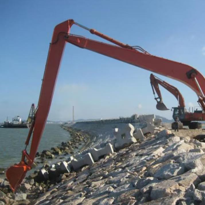 Braço de longo alcance para ZX350: solução perfeita para dragagem de rios e trabalhos de fundação. Direto da fábrica.