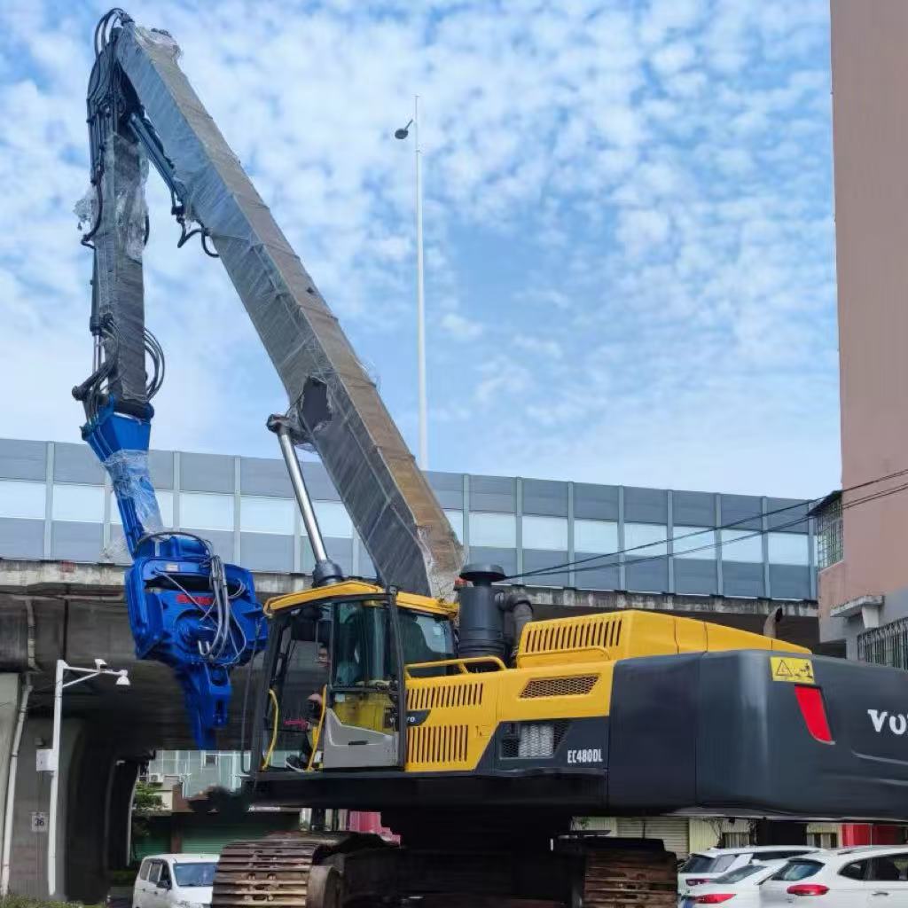 Braço de cravação de estacas para escavadeira EC480 - Acessório para cravação de estacas de alta resistência