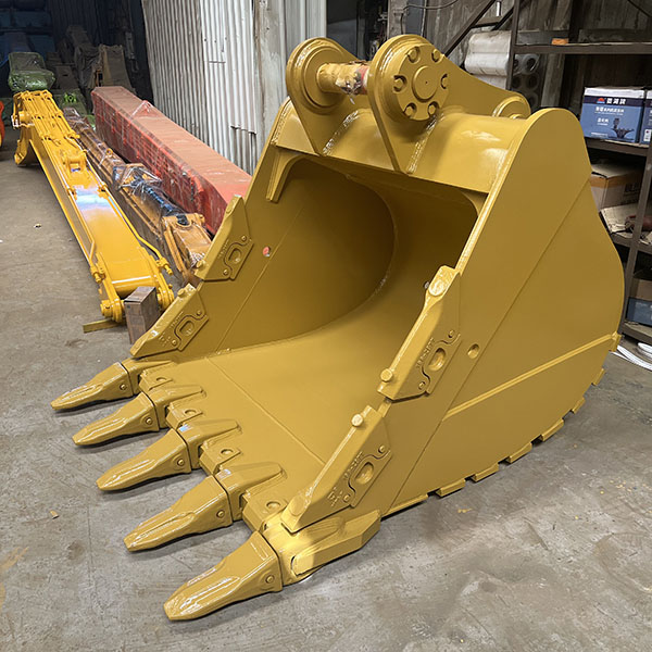 CAT 375 LR equipada com caçamba reforçada CAT 336 de 2,0 m³.